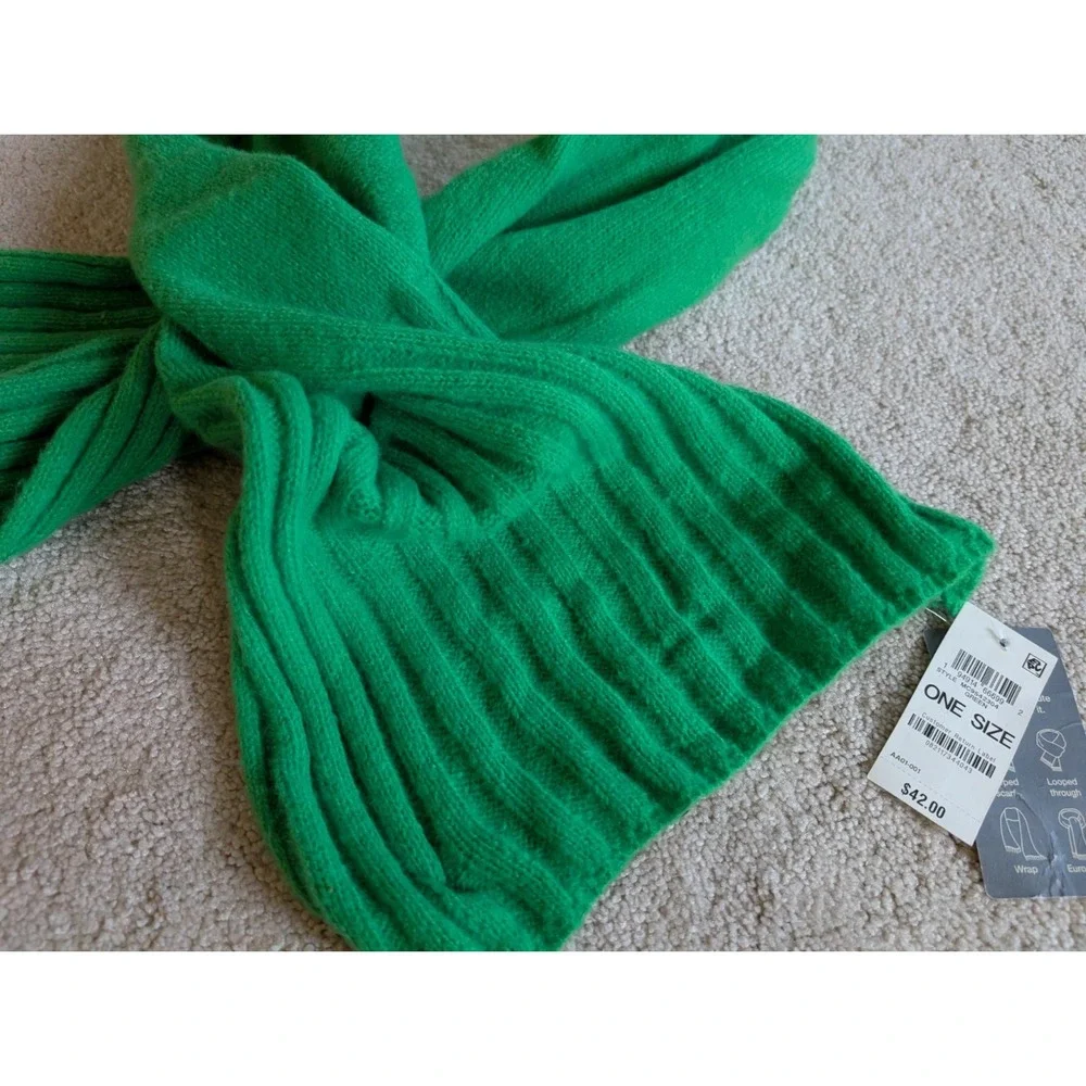 On 34th Green Winter Scarf NWT MC9542304 Women One Size Ribbed Knit